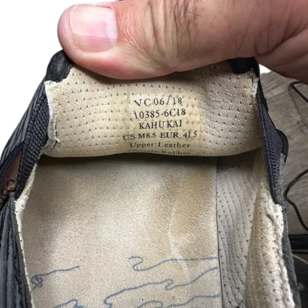 OluKai‎ Men's Kahu Kai - Dark Shadow / Off White Size 8.5